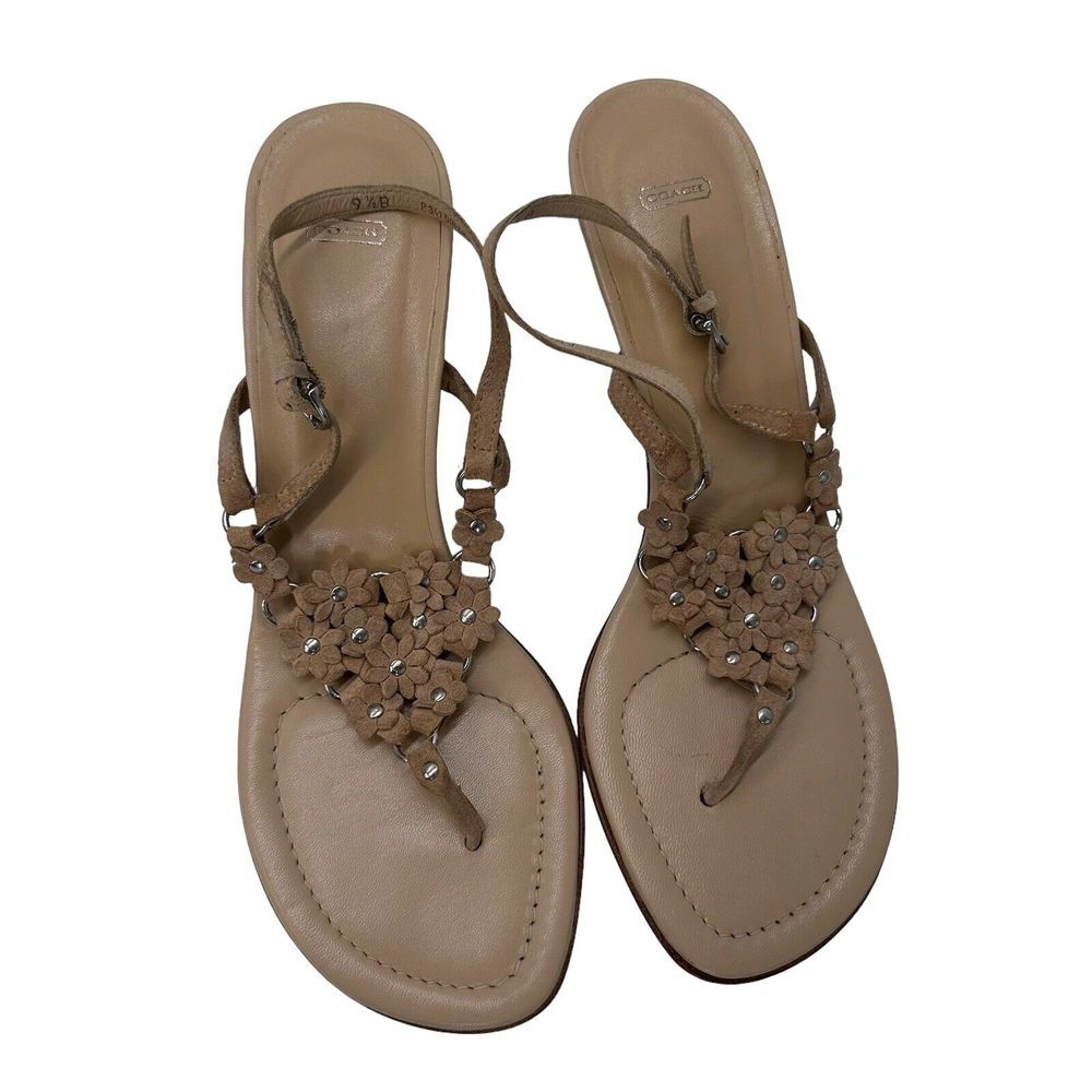 Coach Darla Suede Biscotto‎ Size 9.5 B Floral Kitten heel - Picture 2 of 10